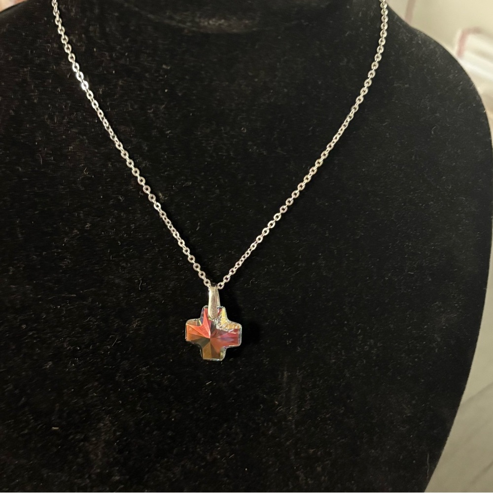 Swarovski elements cross pendant on 16” chain NWOT